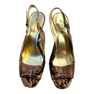 AK Anne Klein Snake Skin Sling Back Size 10